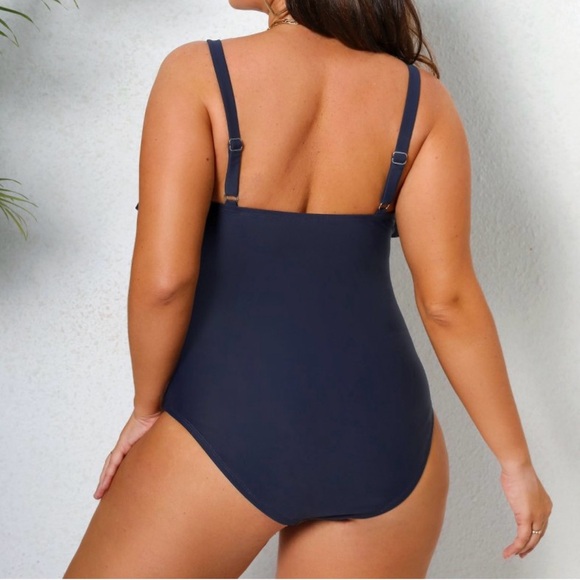 New CUPSHE Ruffled One Piece
Swimsuit OX Navy Blue Maillot Plus Size NWT - Picture 2 of 7